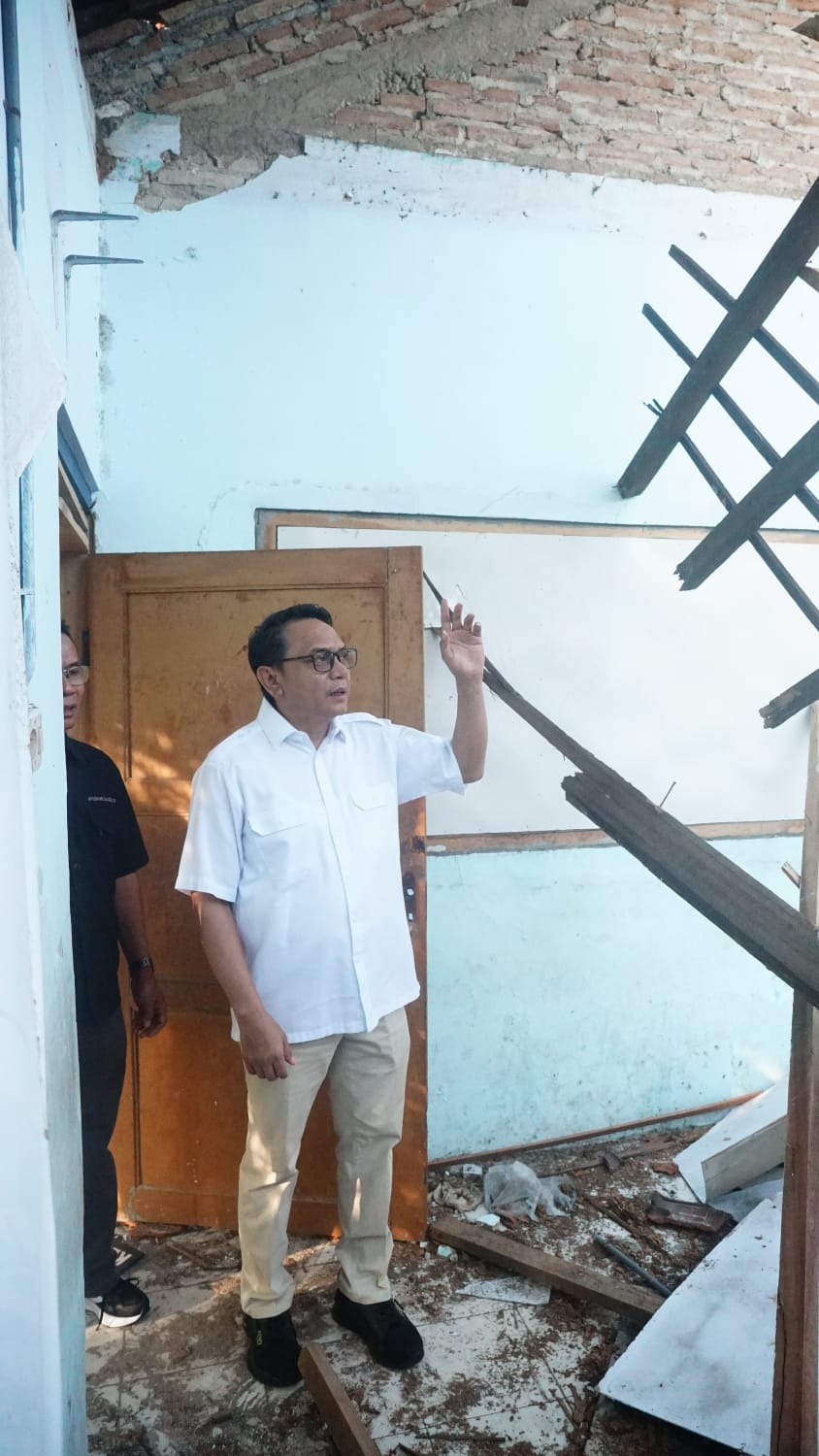 SDN Mencon 01 Ambruk, Pemkab Pati Pastikan Pembangunan Segera Dimulai
